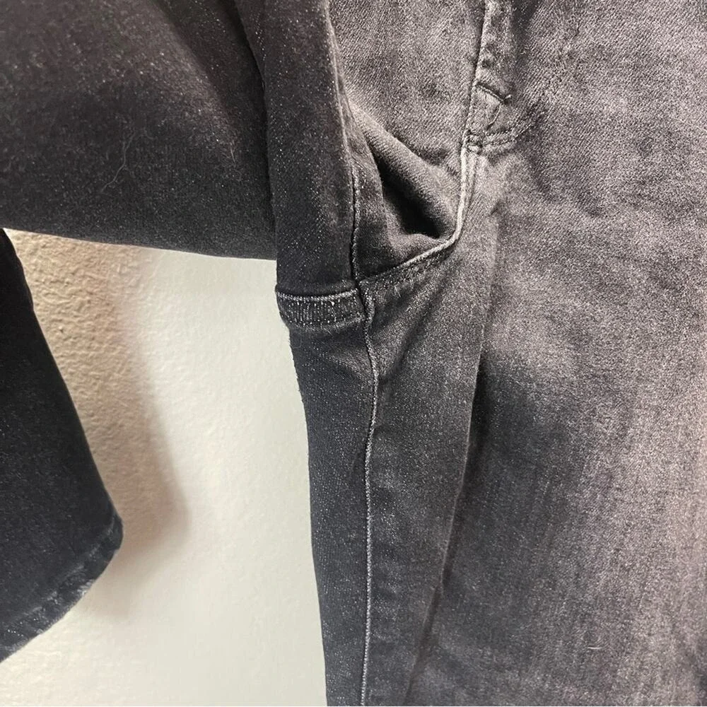 Good American Jeans Good Legs Cropped Mini Boot in Black218